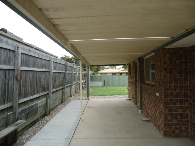 4 Dalvena Street, Marsden QLD 4132