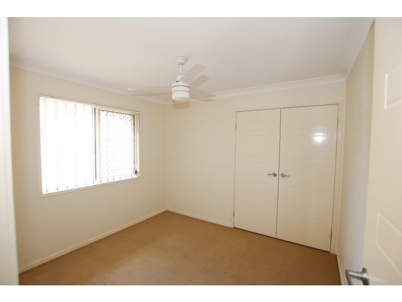 4 John Davison Place, Crestmead QLD 4132