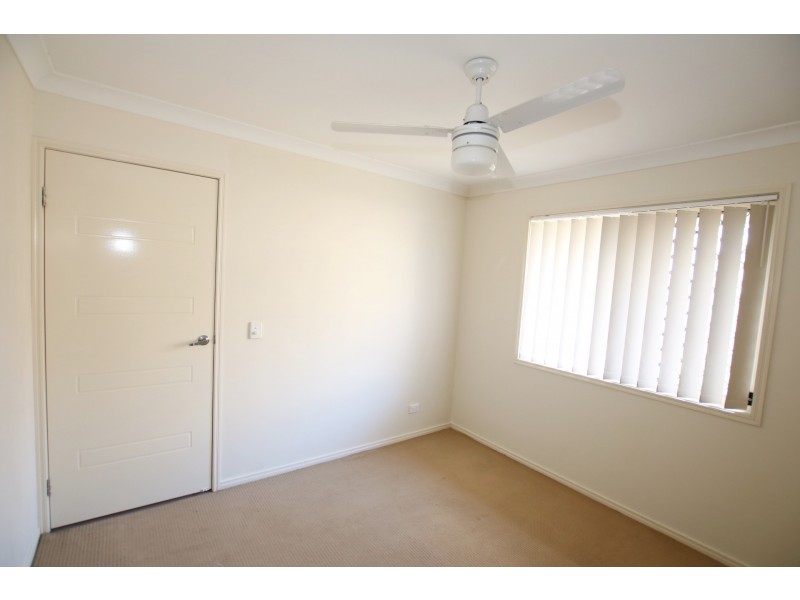 4 John Davison Place, Crestmead QLD 4132