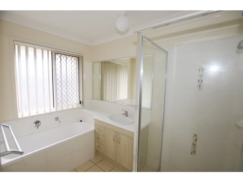 4 John Davison Place, Crestmead QLD 4132