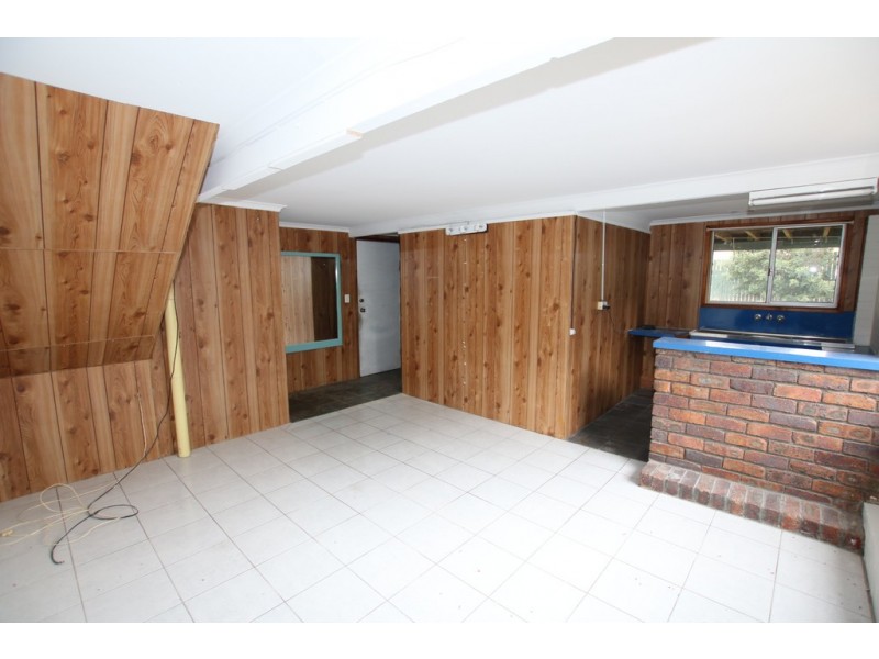 28 Ashton Street, Kingston QLD 4114