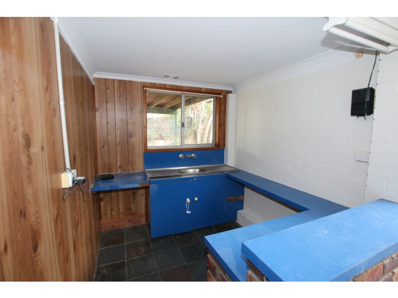 28 Ashton Street, Kingston QLD 4114