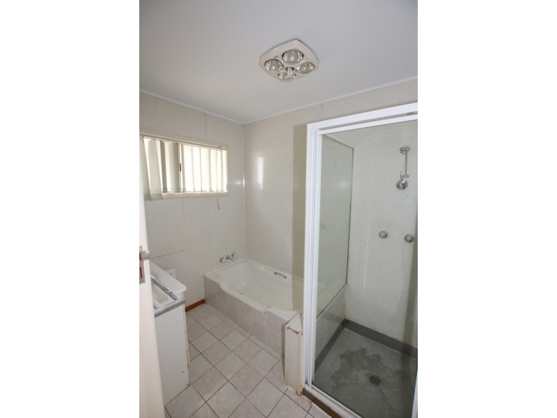 28 Ashton Street, Kingston QLD 4114