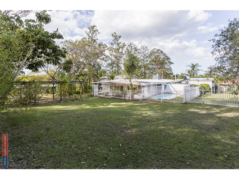 33 Packett Crescent, Loganlea QLD 4131