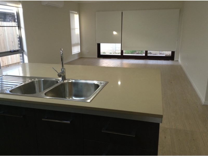 25 Slate Court, Logan Reserve QLD 4133