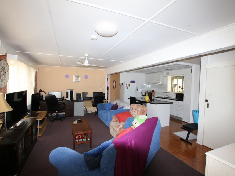 8 Yale Street, Marsden QLD 4132