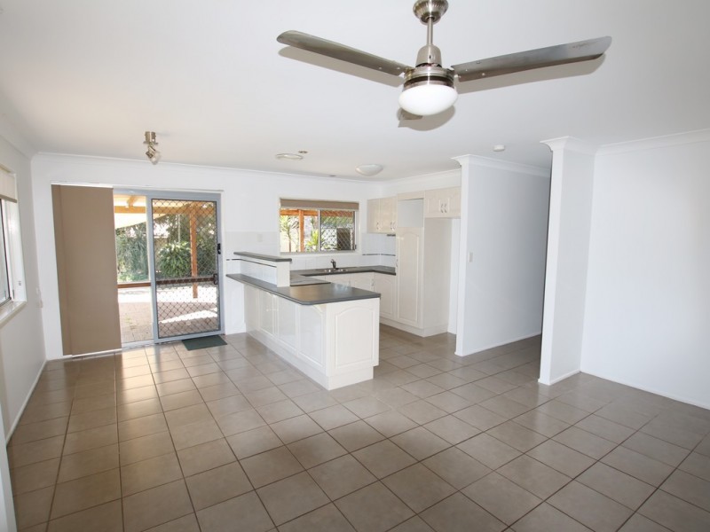 16 Hydrabad Street, Regents Park QLD 4118