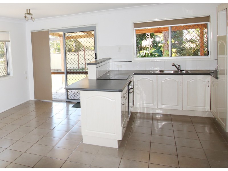 16 Hydrabad Street, Regents Park QLD 4118