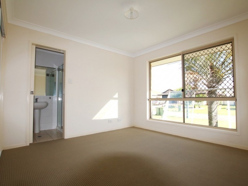 8 Lake Cooloola Court, Logan Reserve QLD 4133