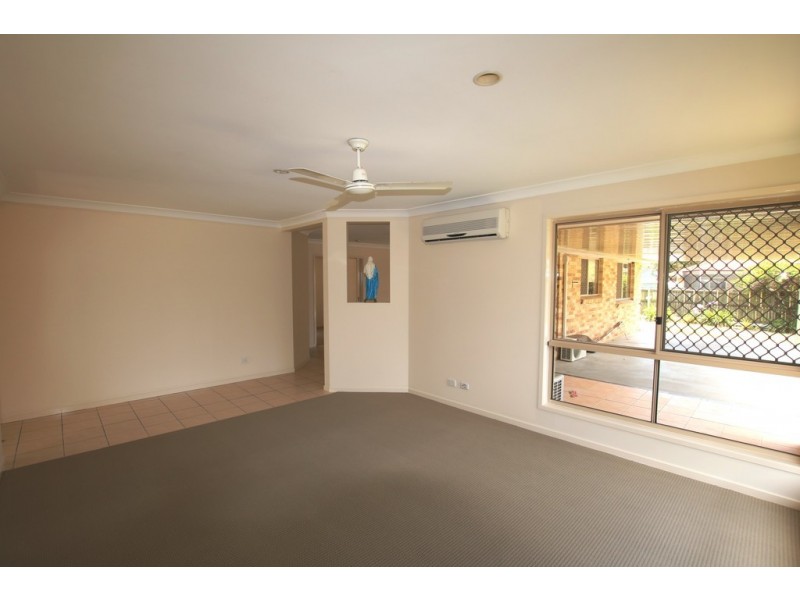 8 Lake Cooloola Court, Logan Reserve QLD 4133