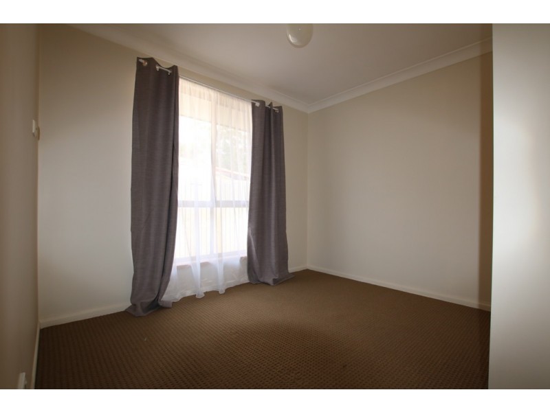 14 Barcrest Street, Crestmead QLD 4132