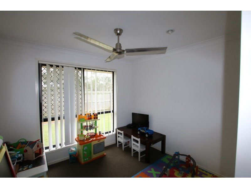 7 Summerhill Court, Marsden QLD 4132