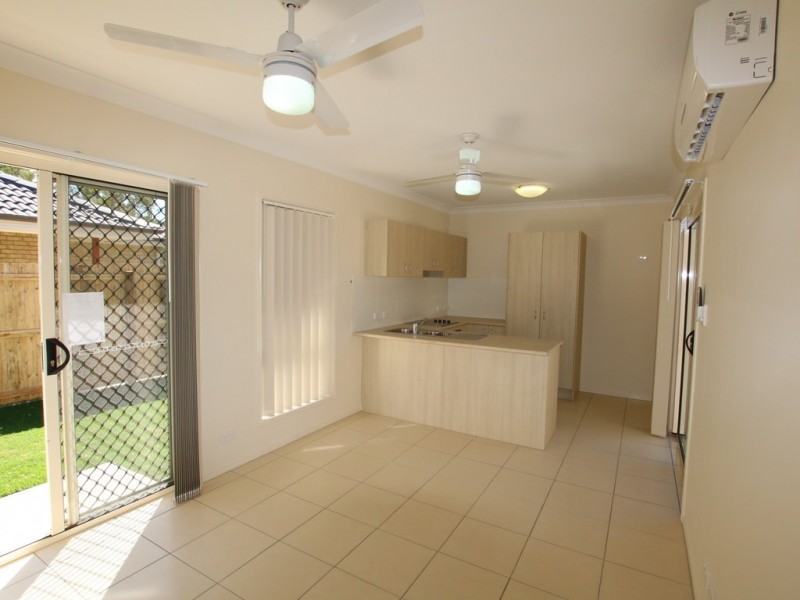 2/32 Greenpark Drive, Crestmead QLD 4132