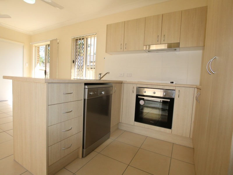 2/32 Greenpark Drive, Crestmead QLD 4132