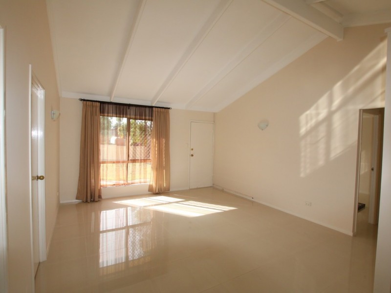 8 Pinnington Street, Crestmead QLD 4132