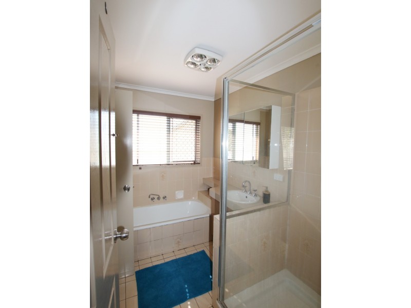 15 Limerick Drive, Crestmead QLD 4132