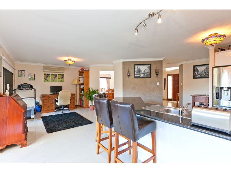 73 Belford Drive, Wellington Point QLD 4160