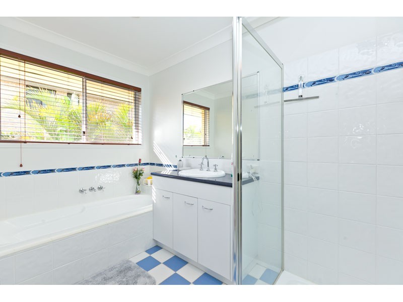 73 Belford Drive, Wellington Point QLD 4160