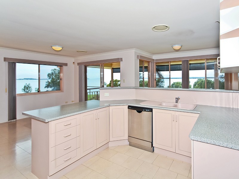 213 Esplanade, Redland Bay QLD 4165