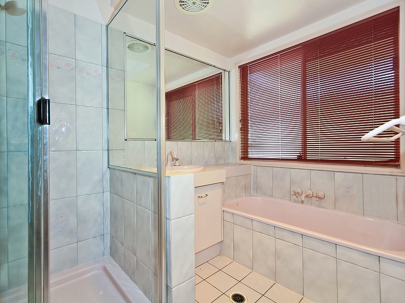 213 Esplanade, Redland Bay QLD 4165