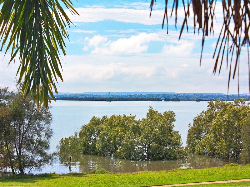 213 Esplanade, Redland Bay QLD 4165