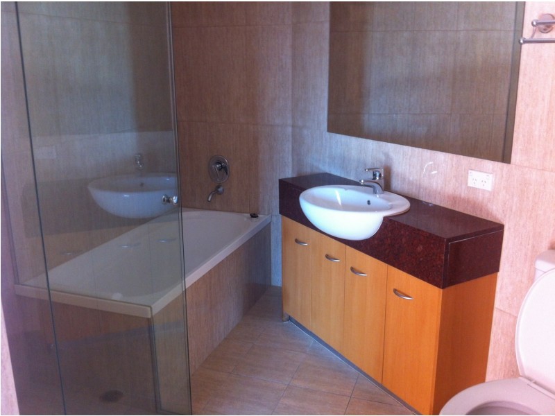 13-2 Masthead Drive, Cleveland QLD 4163