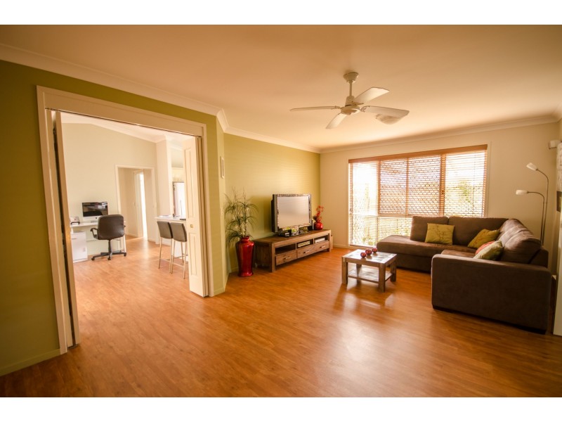 11 Macgregor Dr, Birkdale QLD 4159