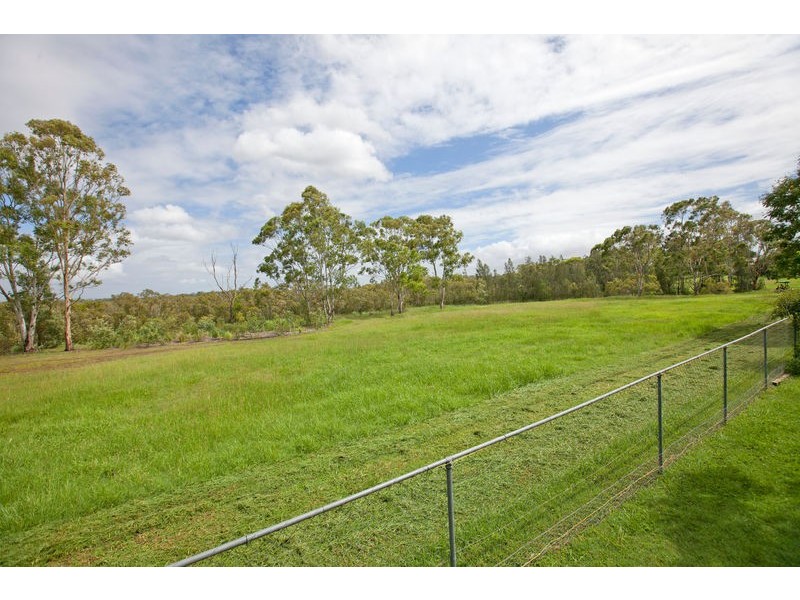 13 Catherine Street, Birkdale QLD 4159