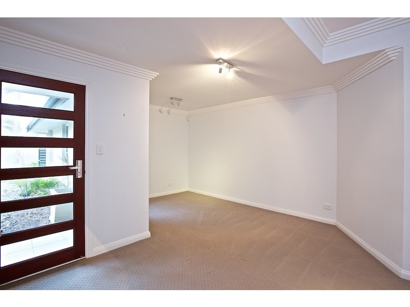 25 Downwind Crt, Birkdale QLD 4159