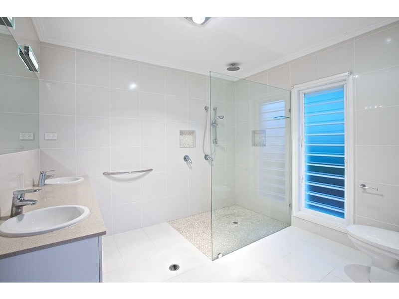 25 Downwind Crt, Birkdale QLD 4159