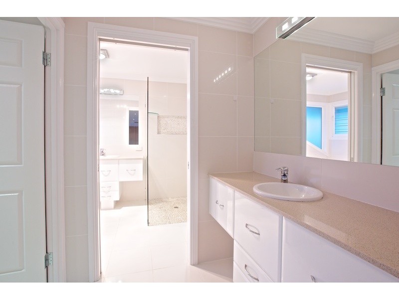 25 Downwind Crt, Birkdale QLD 4159