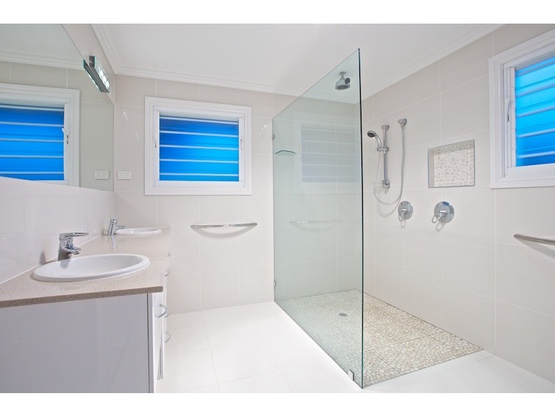 25 Downwind Crt, Birkdale QLD 4159