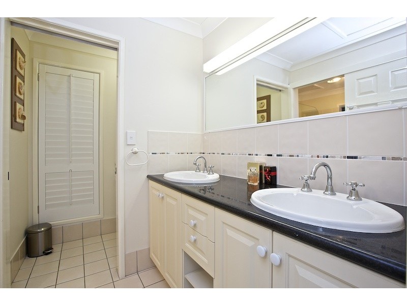 20 Hull Street, Thorneside QLD 4158