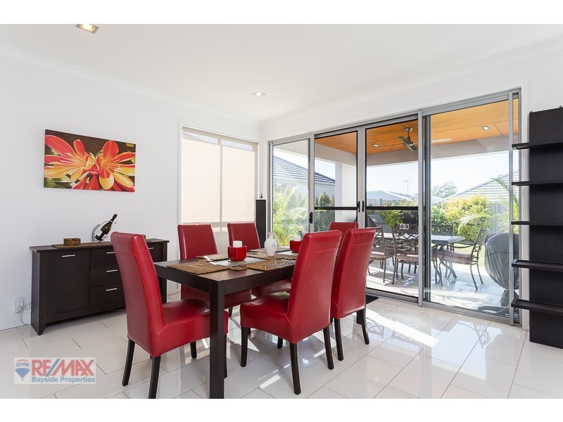 12 Esk Crescent, Wakerley QLD 4154