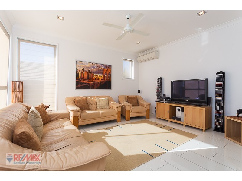 12 Esk Crescent, Wakerley QLD 4154