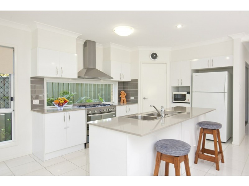 203 Mooroondu Road, Thorneside QLD 4158