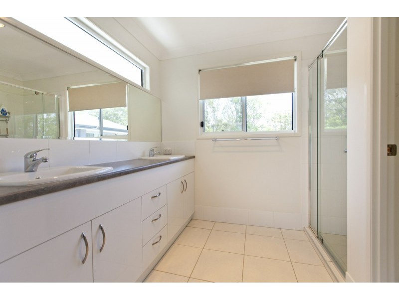 203 Mooroondu Road, Thorneside QLD 4158