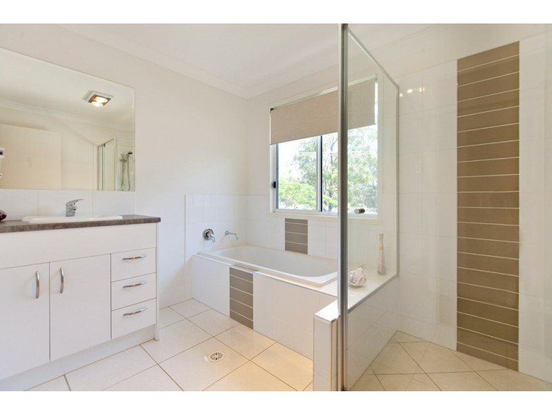 203 Mooroondu Road, Thorneside QLD 4158