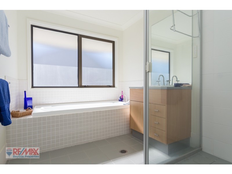 17 Hepburn Close, Wakerley QLD 4154