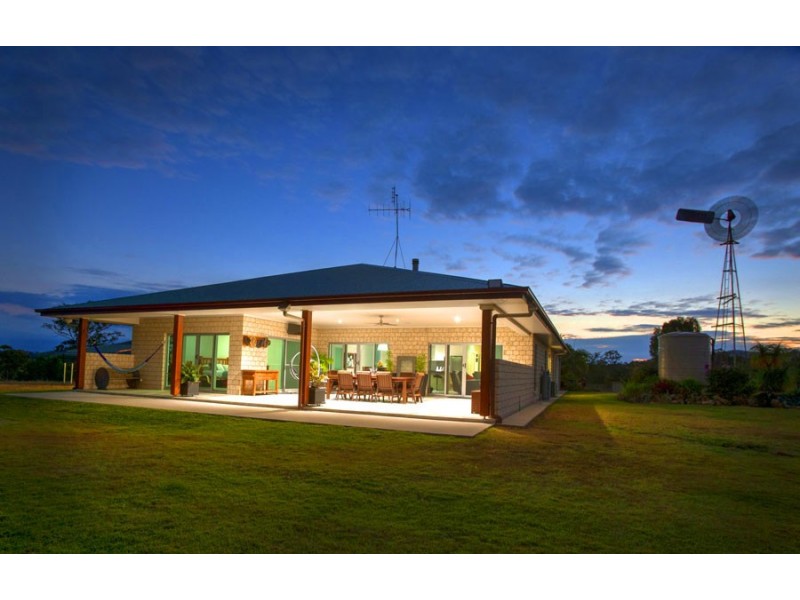537 Hallorans Road, Mount Tom QLD 4677