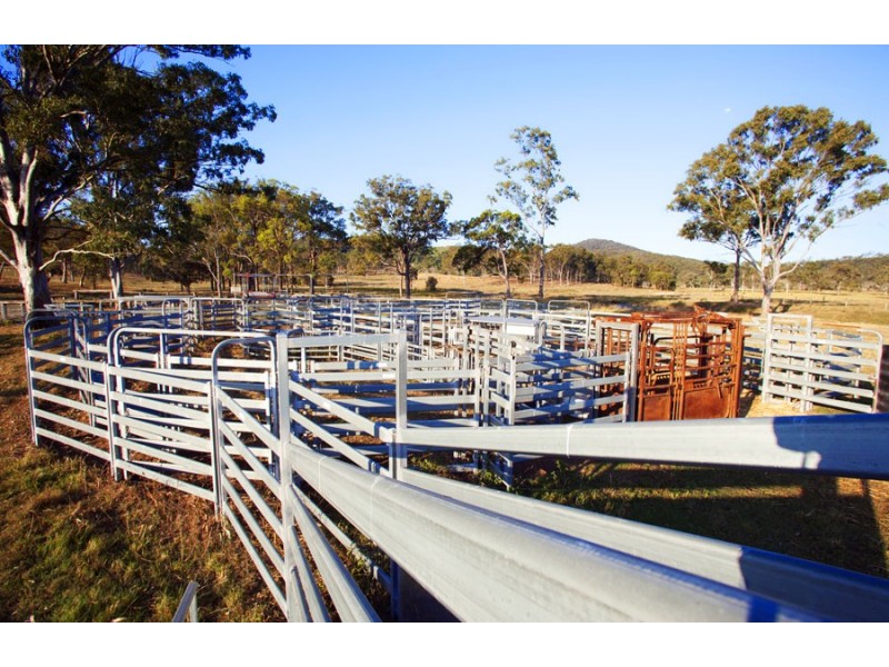 537 Hallorans Road, Mount Tom QLD 4677