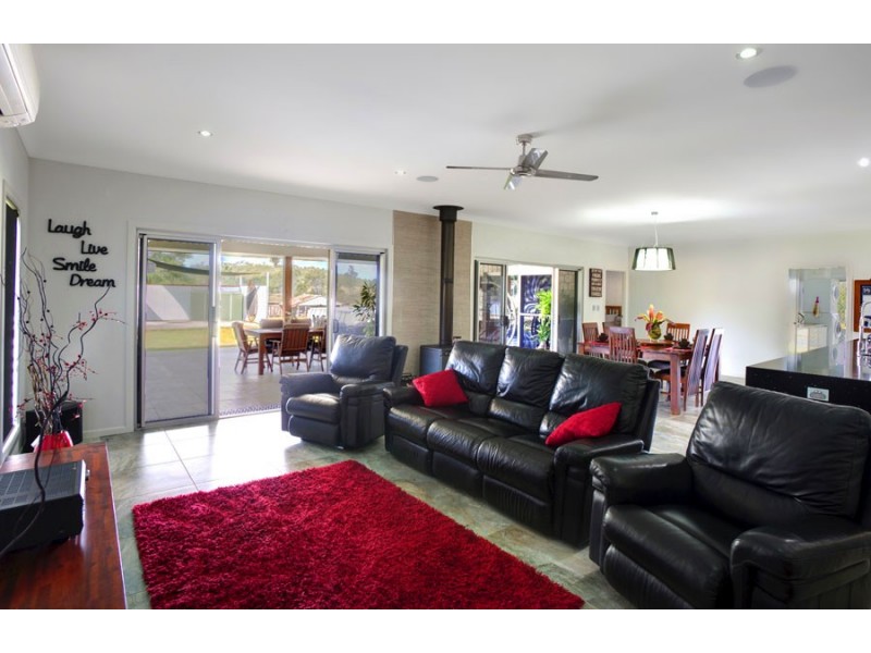 537 Hallorans Road, Mount Tom QLD 4677