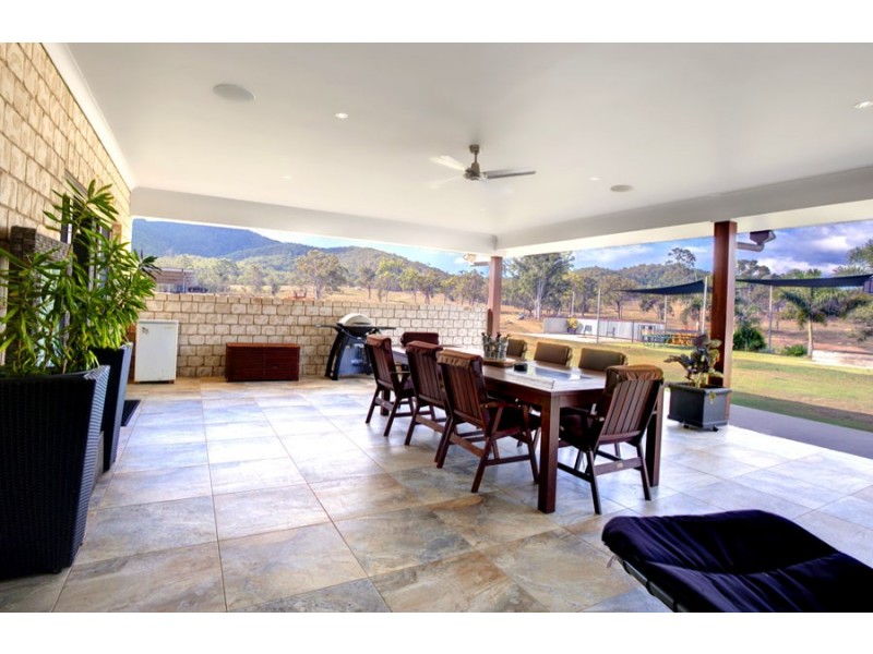 537 Hallorans Road, Mount Tom QLD 4677