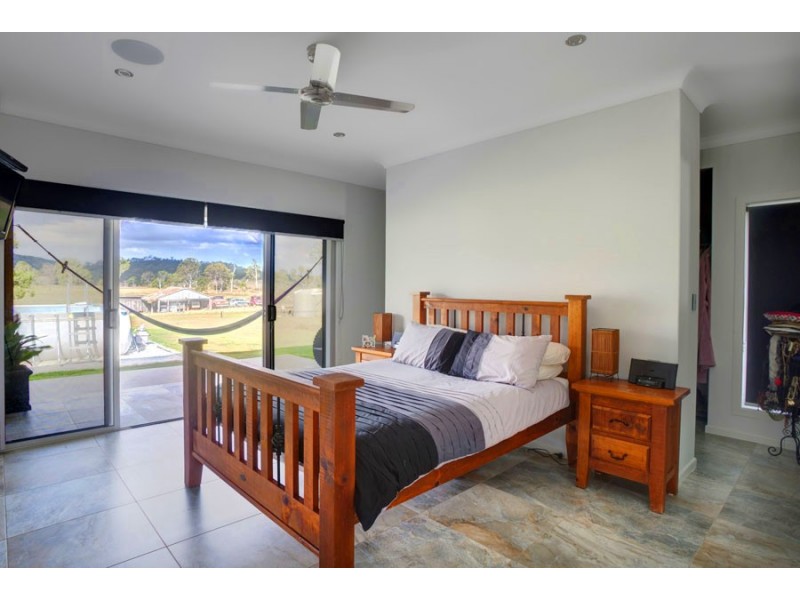 537 Hallorans Road, Mount Tom QLD 4677