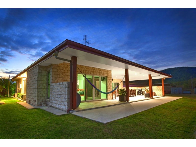 537 Hallorans Road, Mount Tom QLD 4677