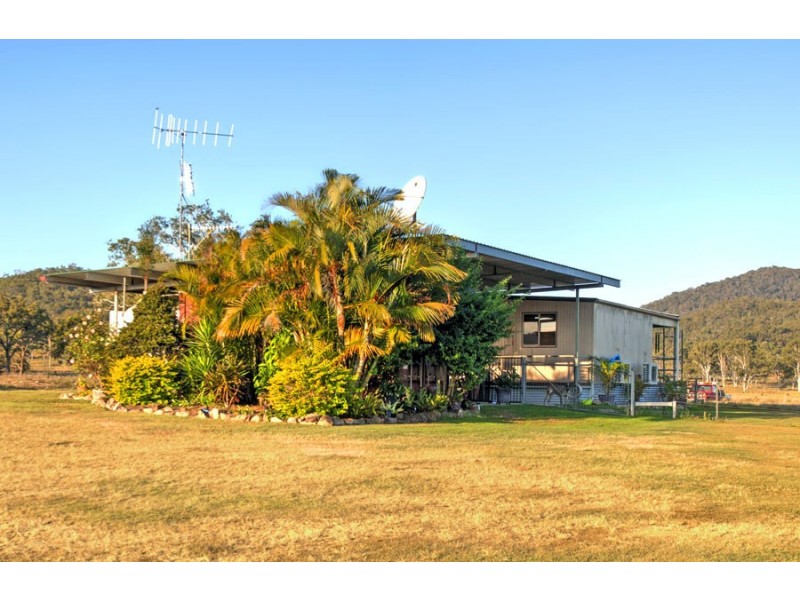537 Hallorans Road, Mount Tom QLD 4677