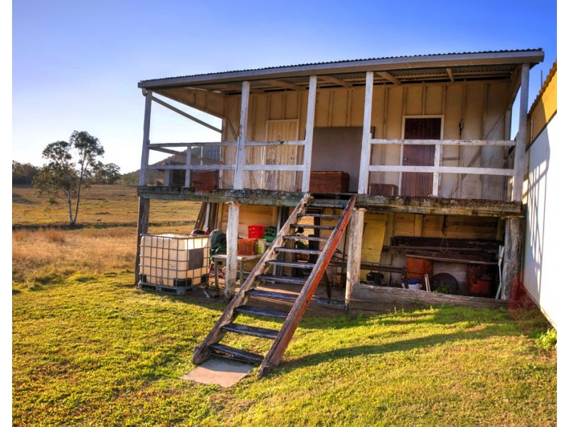 537 Hallorans Road, Mount Tom QLD 4677