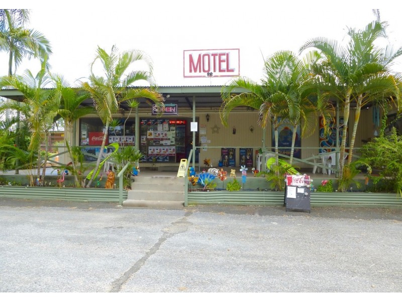 42651 Bruce Highway, Colosseum QLD 4677