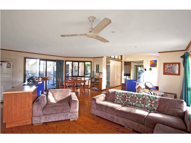 1 Coral Avenue, Agnes Water QLD 4677