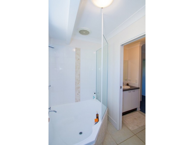 2/24 Discovery Drive, Agnes Water QLD 4677